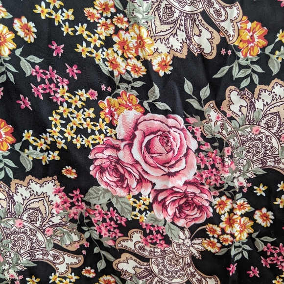 Narrow A-Line Floral Maxi Skirt - Picture 3 of 4